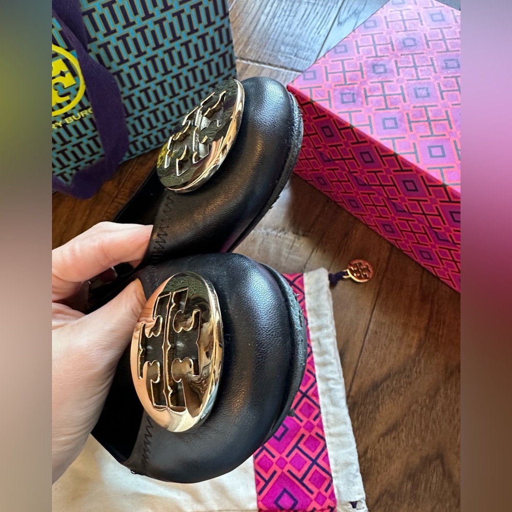 Tory Burch Minnie Travel Medallion Ballet Leather Flat Black Gold Sz 6.5 - Picture 5 of 6